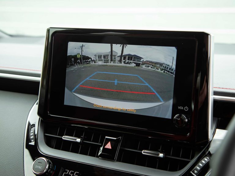 2023-toyota-corolla-zr-hybrid-hatch-silver-23