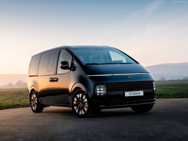 Hyundai-Staria-2022-1600-01A