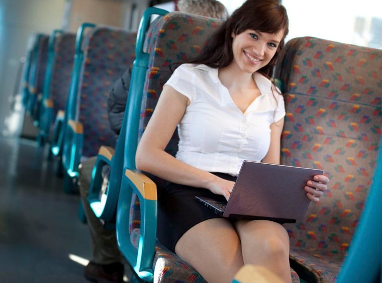 Mujerenbus_transportejuvasa