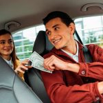 Taxistaconversando_transportejuvasa